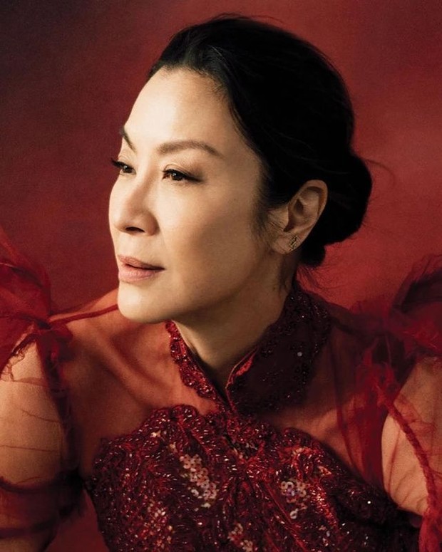 Michelle Yeoh kenakan rancangan Sebastian Gunawan/@sebastiangunawanofficial