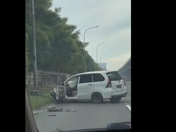 Mobil Kecelakaan di Exit Tol Cikarang Barat, Airbag Sampai Mengembang