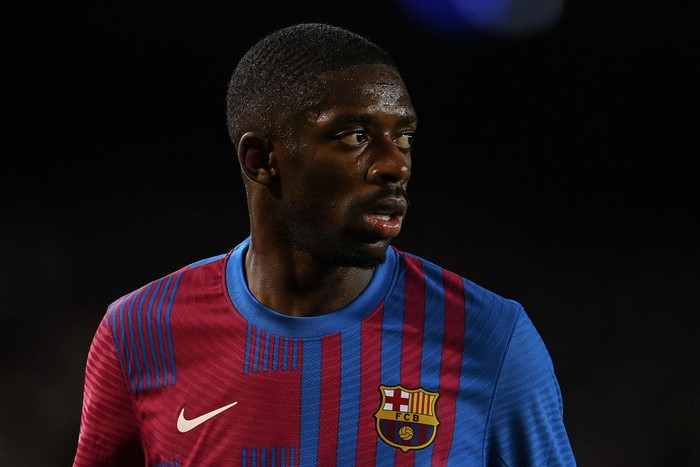 ELCHE, SPAIN - MARCH 06: Ousmane Dembele of FC Barcelona duels for the ball with Fidel Chaves of Elche CF during the LaLiga Santander match between Elche CF and FC Barcelona at Estadio Manuel Martinez Valero on March 06, 2022 in Elche, Spain. (Photo by Aitor Alcalde/Getty Images)
