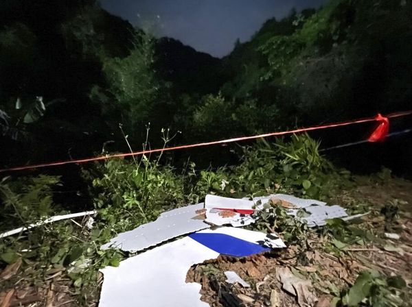 Penampakan Boeing 737-800 yang Hancur Setelah Jatuh di Pegunungan China