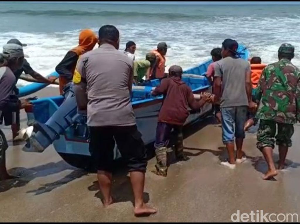 Warga Blitar 3 Hari Hilang di Laut Belum Ditemukan Warga Blitar 3 Hari Hilang di Laut Belum Ditemukan