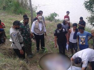 Mayat Misterius Mengapung di Tumpukan Sampah Sungai Comal Pemalang Mayat Misterius Mengapung di Tumpukan Sampah Sungai Comal Pemalang