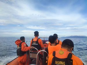 Penumpang KM Mishima Jatuh di Laut Kolaka Ngaku Tersandung Usai Buang Air Penumpang KM Mishima Jatuh di Laut Kolaka Ngaku Tersandung Usai Buang Air