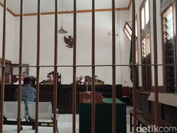 Buat Pakaian KW, Pria Tasikmalaya Divonis Dua Tahun Penjara