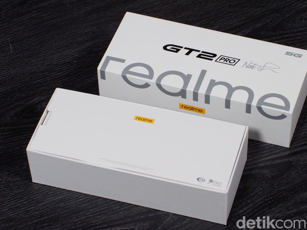 Unboxing Realme GT 2 Pro, Spek Gahar Harga Rp 10 Juta