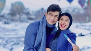 Foto Ria Ricis Sembunyikan Baby Bump, Kini Umumkan Kehamilan