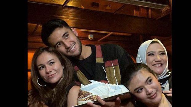 Sabda Ahessa dan Wulan Guritno