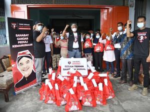 Relawan Ganjar di Sumut Bagikan Sembako-Borong Dagangan UMKM