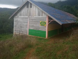 SD di Palopo Butuh Perhatian Serius, Bertahun-tahun Reyot dan Beralas Tanah