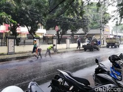 Gibran Akui Banyak Jalan Rusak di Solo: Sedih...