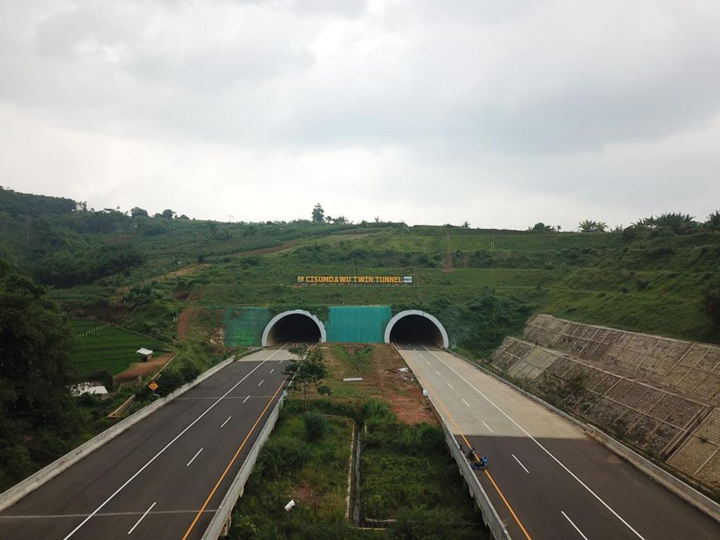 Peran Brantas Abipraya di Tol Terowongan Kembar Pertama di Indonesia