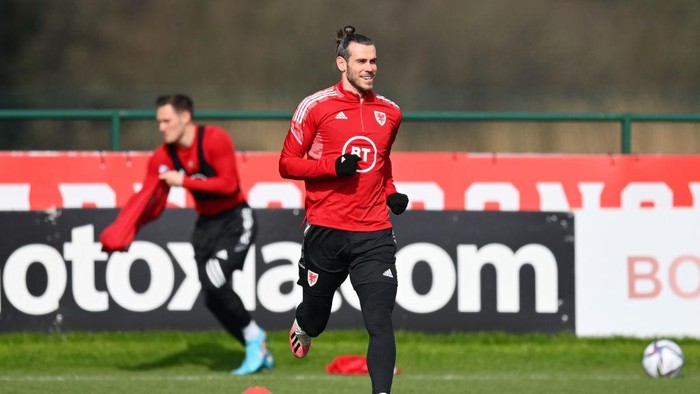 CARDIFF, WALES - MARCH 22: Gareth Bale of Wales participates in a Wales training session at Vale Resort on March 22, 2022 in Cardiff, Wales. (Photo by Dan Mullan/Getty Images)