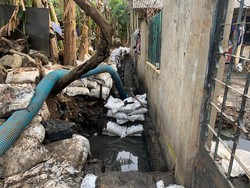 Cegah Banjir Sepekan di Duren Sawit Kembali Terjadi, Air Got Disedot