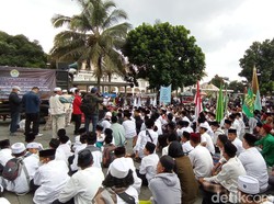 Ribuan Santri-Kiai Tasik Desak Polisi Tangkap Saifuddin Ibrahim!