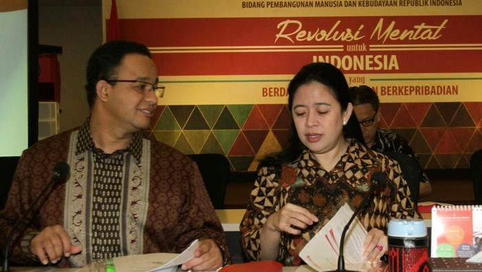 Anies Baswedan dan Puan Maharani saat keduanya menjabat menteri kabinet Jokowi jilid pertama.