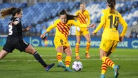 Claudia Pina kemudian membuat Blaugrana berbalik unggul 2-1.