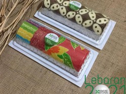 Sae Pisan! Cantiknya Bolu Gulung Motif Batik Warna-warni Asal Bandung