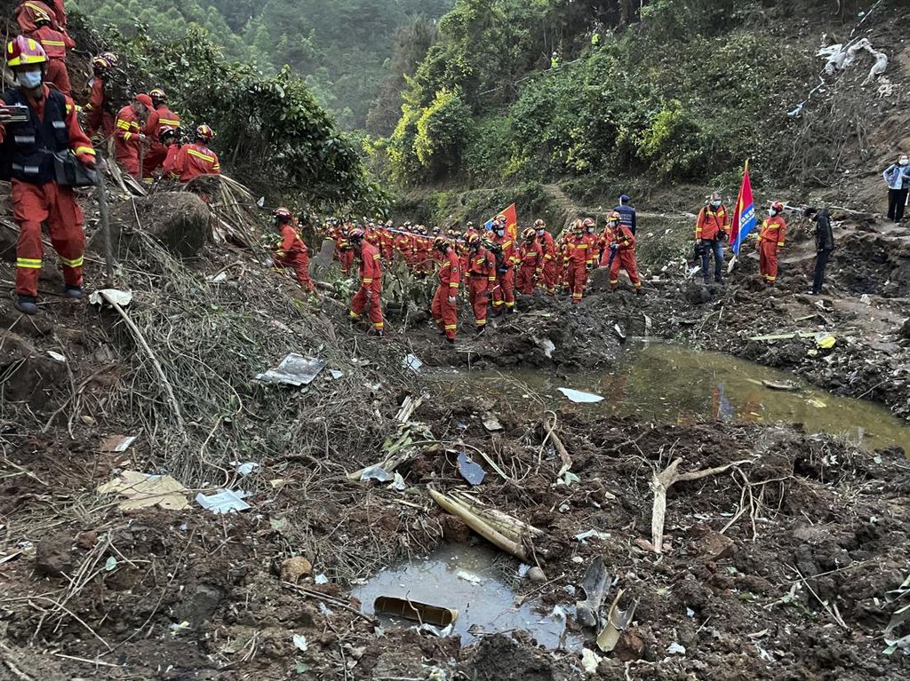 Pesawat China Estern Jatuh Menukik, Ini Kata Pakar Penerbangan Pesawat China Estern Jatuh Menukik, Ini Kata Pakar Penerbangan