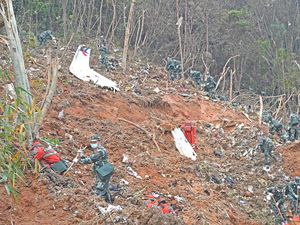 China Eastern Airlines Kembali Terbangkan Boeing 737-800 Usai Tragedi