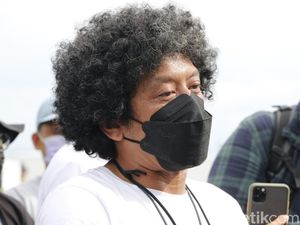 Manteb, Eddi Brokoli Naik Campervan ke Mandalika Manteb, Eddi Brokoli Naik Campervan ke Mandalika