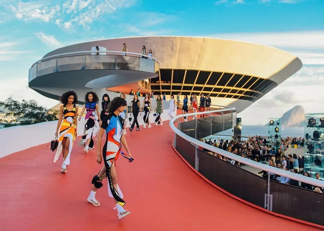 Fashion show Louis Vuitton di Rio de Janeiro, Brazil