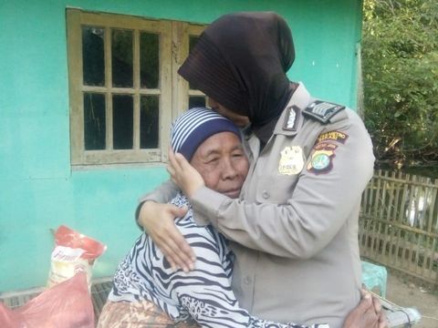 Kanit Binmas Polsek Muaragembong, Aipda Rohimah.