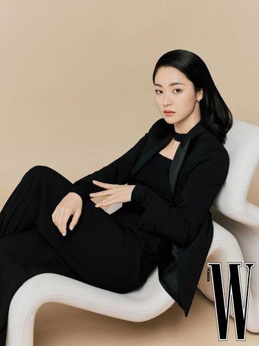 Jeon  Yeo Been untuk Armani Beauty