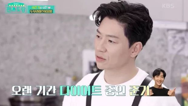 Jung Sang Hoon dalam program Star's Recipe at Fun-Staurant