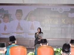 Merdunya Lantunan Ayat Suci dari Lady Rocker Mel Shandy