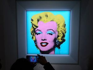 Top! Lukisan Marilyn Monroe Laku Rp 2,8 Triliun Top! Lukisan Marilyn Monroe Laku Rp 2,8 Triliun