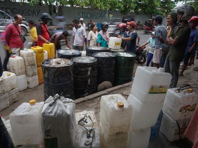 Migor Curah Langka di Pekalongan, Warga Harus Antre Lama