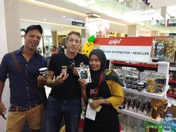 Ibu-ibu Ini Sulap Bawang Hitam Jadi Tepung hingga Sambal