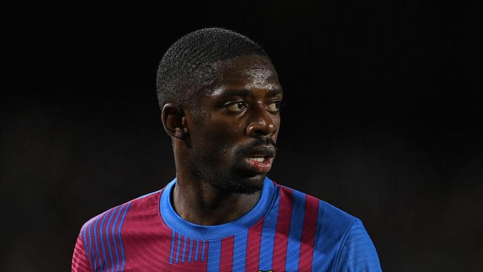 BARCELONA, SPAIN - MARCH 13: Ousmane Dembele of FC Barcelona looks on during the LaLiga Santander match between FC Barcelona and CA Osasuna at Camp Nou on March 13, 2022 in Barcelona, Spain. (Photo by David Ramos/Getty Images)