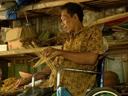 Berkat Sahabat Baik, Kursi Roda dan Rumah Pak Bejo Diperbarui