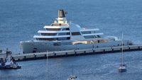 Penampakan 2 Kapal Super Mewah Abramovich yang Berlabuh di Turki