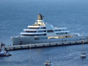 Penampakan 2 Kapal Super Mewah Abramovich yang Berlabuh di Turki