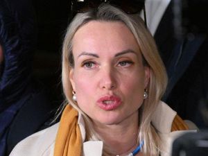 Kesaksian Jurnalis Rusia Malu Bekerja untuk Propaganda Kremlin Kesaksian Jurnalis Rusia Malu Bekerja untuk Propaganda Kremlin