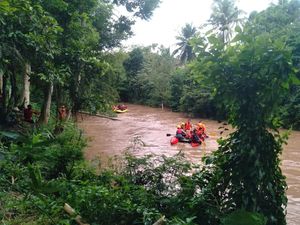 Nasib Penumpang Mobil Terjun ke Sungai Toraja yang Hilang Terbawa Arus Nasib Penumpang Mobil Terjun ke Sungai Toraja yang Hilang Terbawa Arus