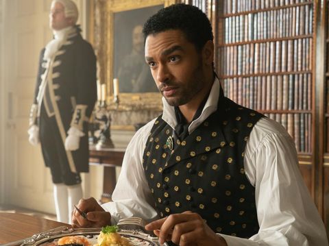 Rege-Jean Page sebagai Simon Basset dalam Bridgerton Rege-Jean Page sebagai Simon Basset dalam Bridgerton. Foto: (Liam Daniel/Netflix)