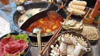 Tersengat Pedasnya Szechuan Mala Hot Pot di Restoran Ini