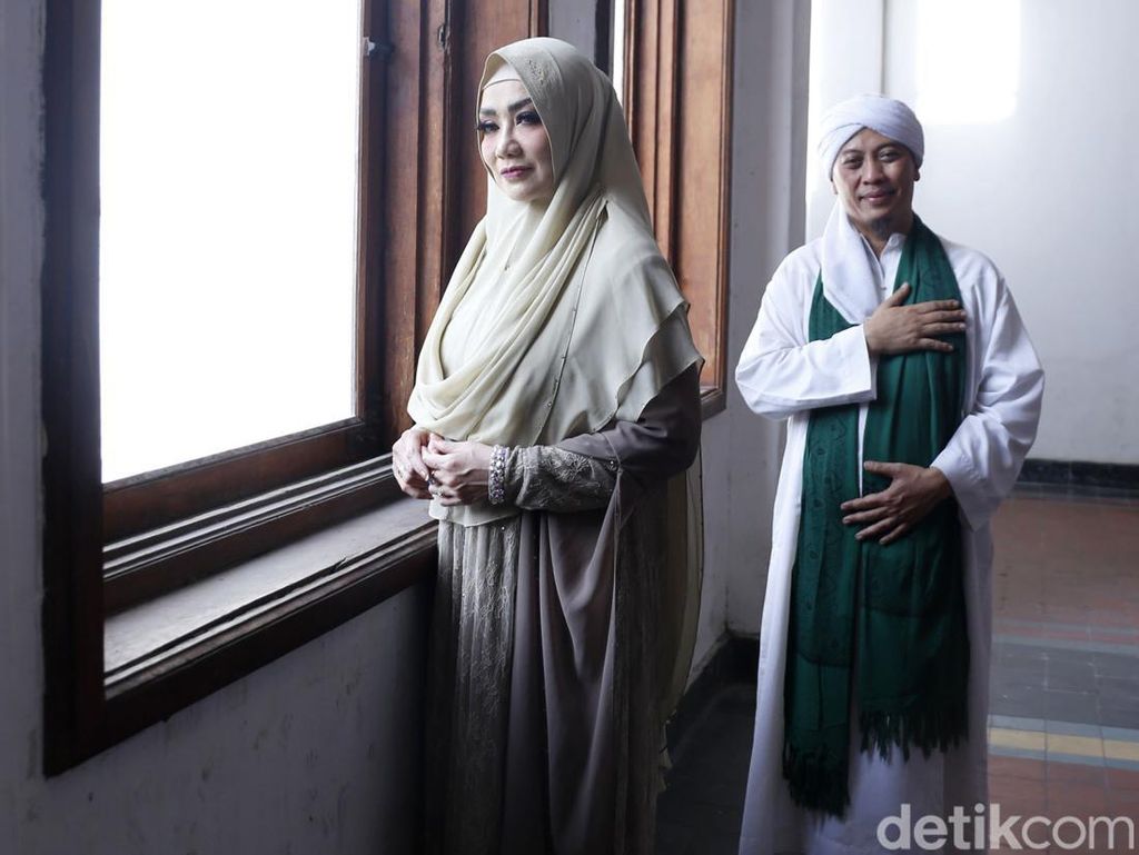 Doa Reza Artamevia Usai Duet dengan Opick: Ingin Diberi Jodoh dan Bertaubat Doa Reza Artamevia Usai Duet dengan Opick: Ingin Diberi Jodoh dan Bertaubat