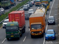 Disinggung Hotman Paris, Segini Denda Tilang Mobil Lewat Bahu Jalan