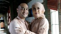 Pose Mesra Ferry Irawan dan Venna Melinda yang Merasa Jadi Gendut
