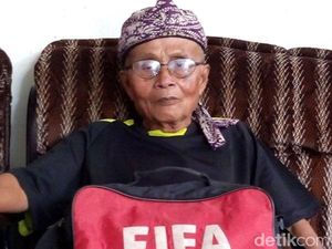 Kosasih Kartadiredja: Wasit Sukabumi Pemberi Kartu Kuning ke Pemain MU