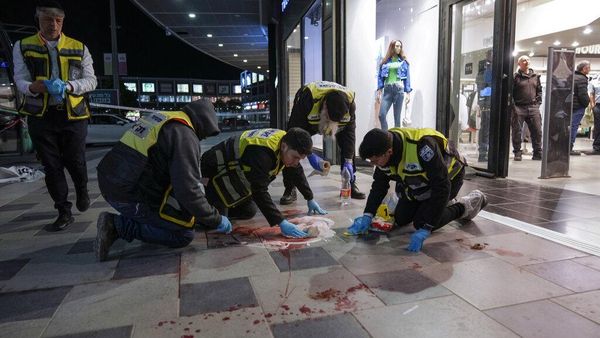 Aksi Teroris Tabrak-Tikam Warga di Israel Hingga Tewas