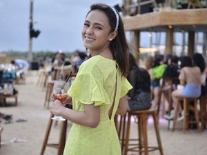 Angie Ang, Presenter Cantik MotoGP Mandalika Hobi Nongkrong di Kafe Angie Ang, Presenter Cantik MotoGP Mandalika Hobi Nongkrong di Kafe