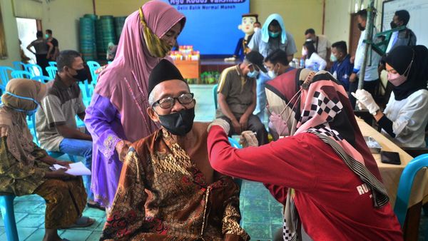 Asyik! Vaksin COVID-19 di Sini Dapat Minyak Goreng Gratis