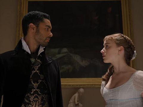 BRIDGERTON (L to R) REGÉ-JEAN PAGE as SIMON BASSET and PHOEBE DYNEVOR as DAPHNE BRIDGERTON in episode 102 of BRIDGERTON Foto: (Liam Daniel/Netflix) © 2020