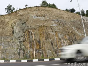 Ajaib, Ada Bukit Bisa Menangis!