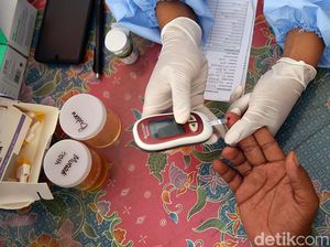 Cegah Kecelakaan, Sopir Bus AKAP Jalani Tes Kesehatan